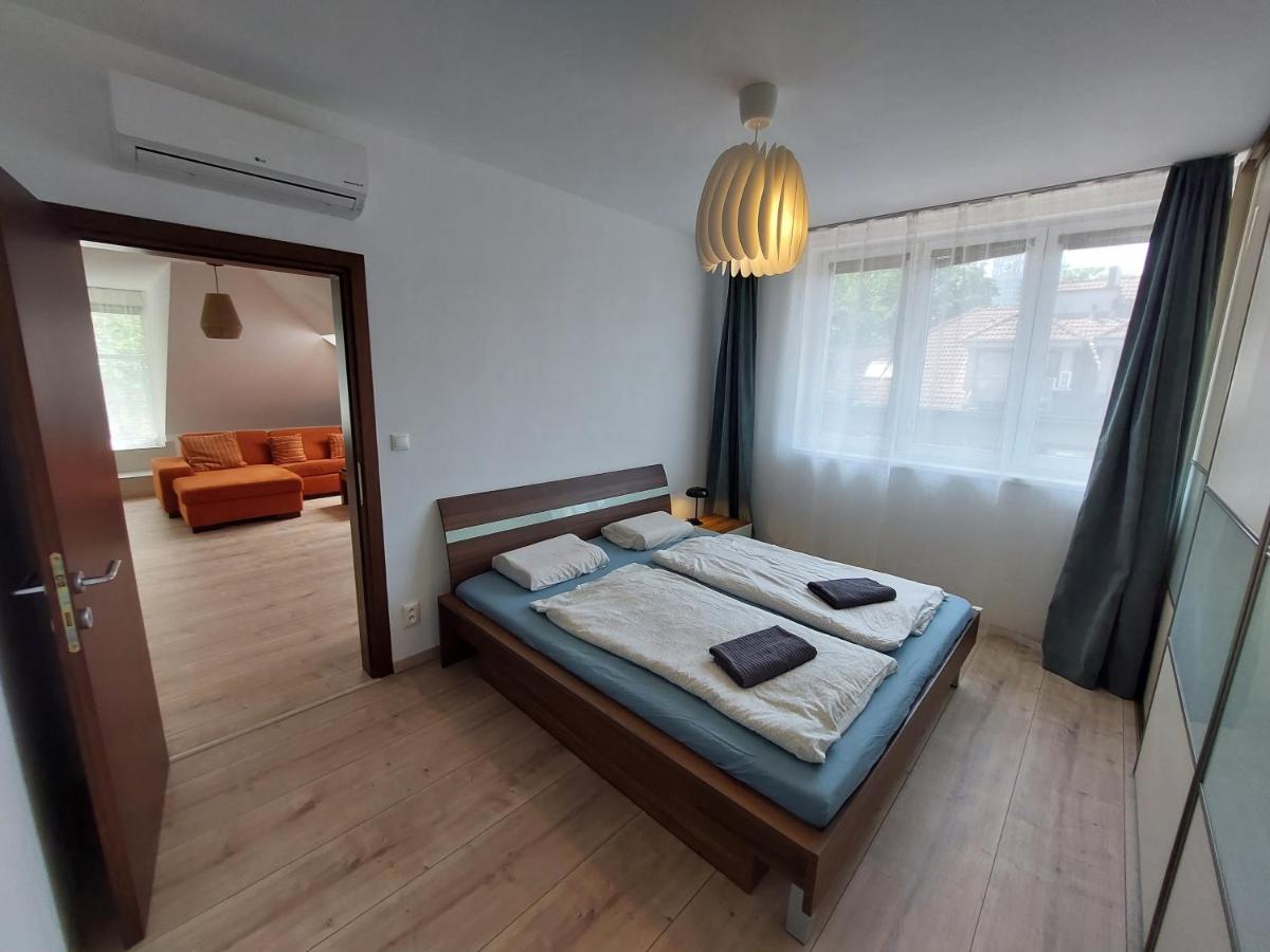 Utulny Apartman V Bratislava 4 Exterior photo