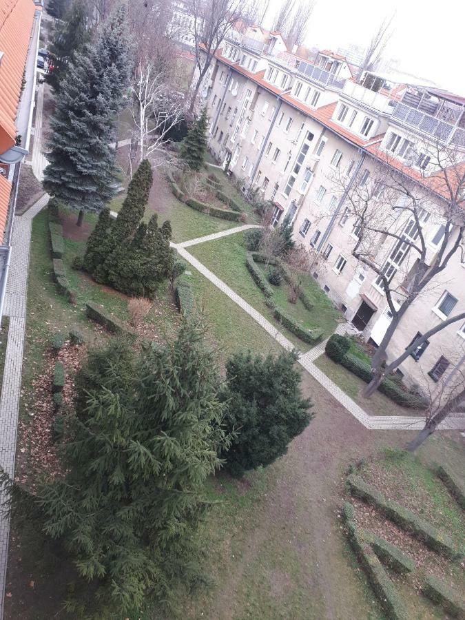 Utulny Apartman V Bratislava 4 Exterior photo